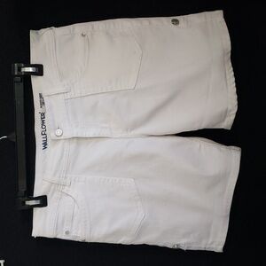 WallFlower White Denim Stretchy Feisty Curvy Low Rise Coastal Casual Classic M